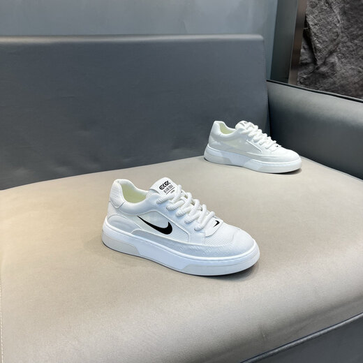 Hong Kong Counter Compras de compra Fashion Versátiles de moda Sports zapatos deportivos gruesos zapatos casuales de hombres cómodos y transpirables zapatos para hombres blancos y negros 88-759 Seleccione el tamaño de los zapatos deportivos para tomar una capa de una sola capa 38 de tamaño pequeño 38
