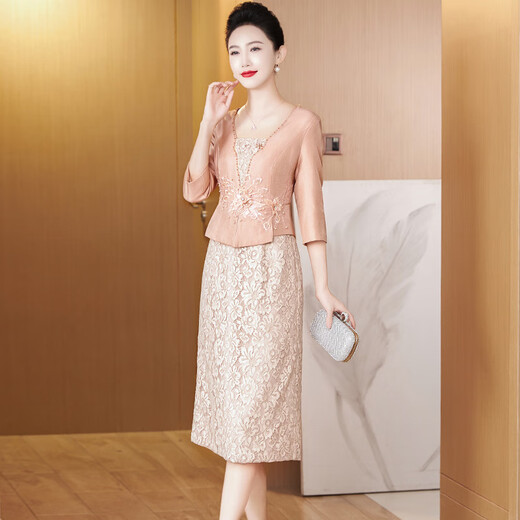 Champagne color elegant mother-in-law's wedding banquet dress can be worn at ordinary times to look young and elegant. New wedding banquet evening dress Champagne M