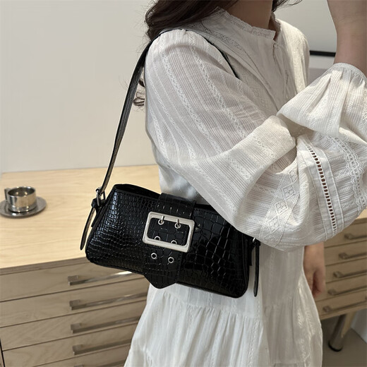 Shoulder bag 2025 spring and summer new style fashionable high-value armpit bag temperament small square bag 6247 black