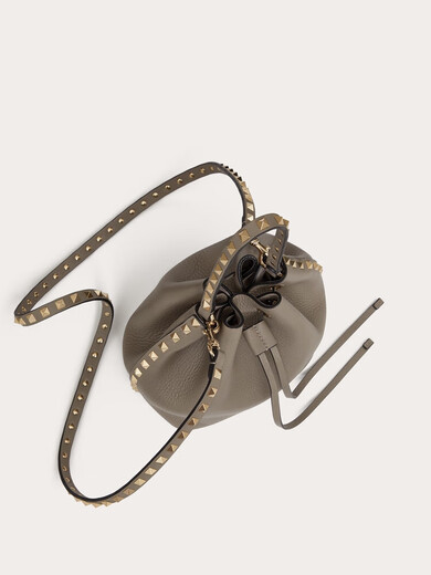 Valentino Women Rockstud Calfskin Eimer Bag Dove Grey Alle Größe