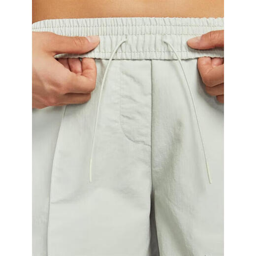 Nike (Nike) Jogging Pants Damenhosen Sommer Neues Freizeithosen gewebt schnell trocken locker und atmungsaktives Trainingshorts Fv6623-034 Leicht Silber M.