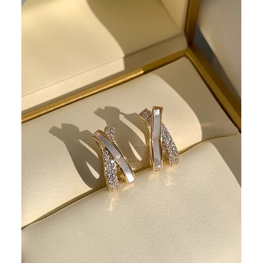 DL 1998 Fat Donglai same style color gold earrings removal benefit ~ 18K gold cross mother-of-pearl set with diamonds 2025 new French style earrings 18K gold earrings