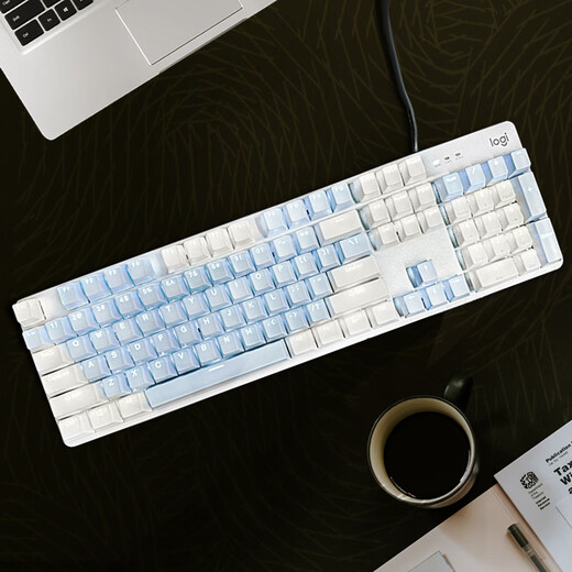 何物机械键盘 K845 有线 蓝白双拼粉 女生时尚简约 高颜值 办公 三拼色-万紫千红 官方标配 否 104键 青轴