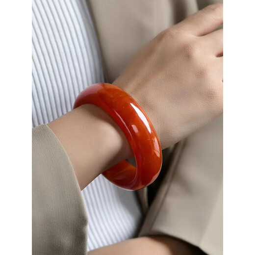 Fat Donglai's same blood amber bracelet, natural chicken oil, yellow old beeswax, white nectar amber, a couple's gift for mother and best friend. The fourth model, chicken oil, yellow, full honey, beeswax bracelet, inner diameter 58