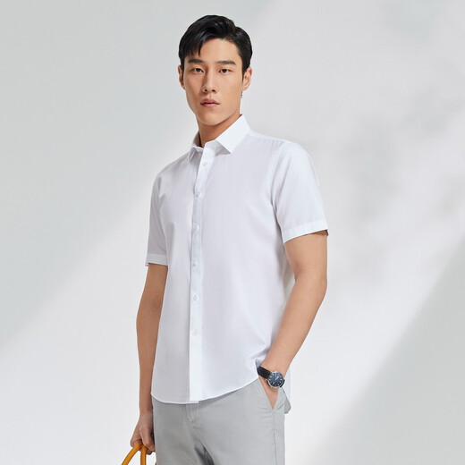 Chemise du PDG du printemps et du coton d'été pour hommes, un repassage gratuit en coton et pas facile à plisser de la chemise à manches à manches courtes de chemise professionnelle classique décontractée blanc 39