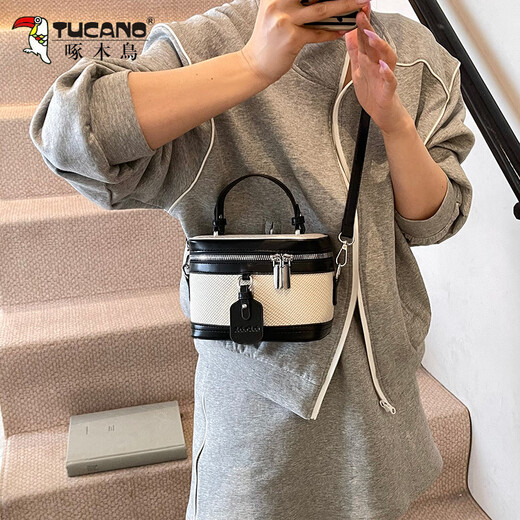 Woodpecker-sensing bag for women 2025 new trendy box small bag popular texture commuter one-shoulder crossbody bucket bag black