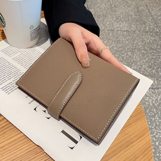 Clip de passeport pour la couverture de protection des passeports pour femmes pour voyager à l'étranger Sac de passeport ID Storage Multi-fonction Carte Multifonction