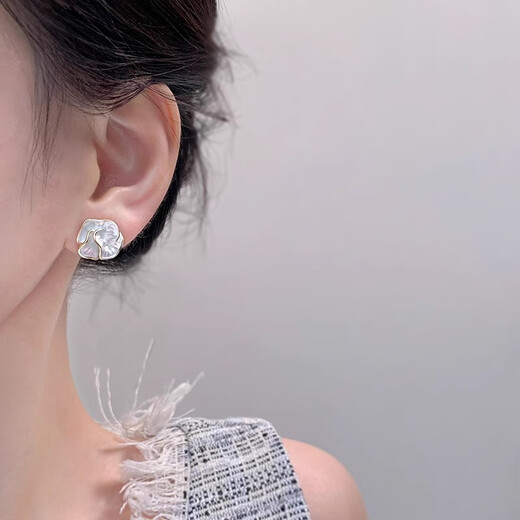 Ruihongxiang 999 sterling silver needle earrings women's camellia earrings niche light luxury high-end temperament 2025 hot style earrings a pair of drip glazed camellia earrings-999 silver needle style