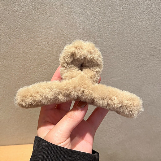 Demina Plush Grip Clip, High-end Winter Hair Clip for Girls, Sand Shark Clip on the Back of the Head, Multi-volume Hair Clip, Hair Clip, Plush Dark Coffee (11CM)