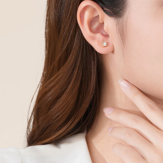 Trendy Acer to Simple Yellow 18K Gold Diamond Stud Earrings Colorful Gold Square Earrings Light Luxury and Versatile as a Birthday Gift for Your Girlfriend Yellow 18K Gold Single Style Contains Silicone Ear Plugs