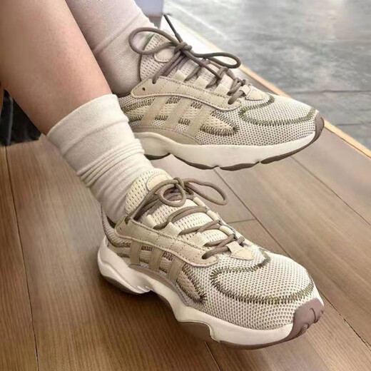 阿迪达斯（adidas）休闲鞋男鞋女鞋 春夏季新款三叶草网面透气减震运动鞋低帮跑步鞋 JQ3927/偏小 38 (235mm)