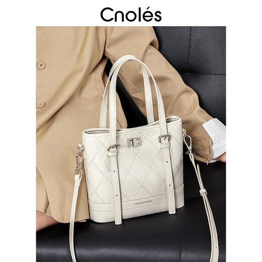 KOUYI XIAOXIANGFENG HOMBLE LO LUMA VERSATILE VERSATILE VERSATIL Summer Crossbody Bag Bag 2025 Nuevo estilo beige blanco