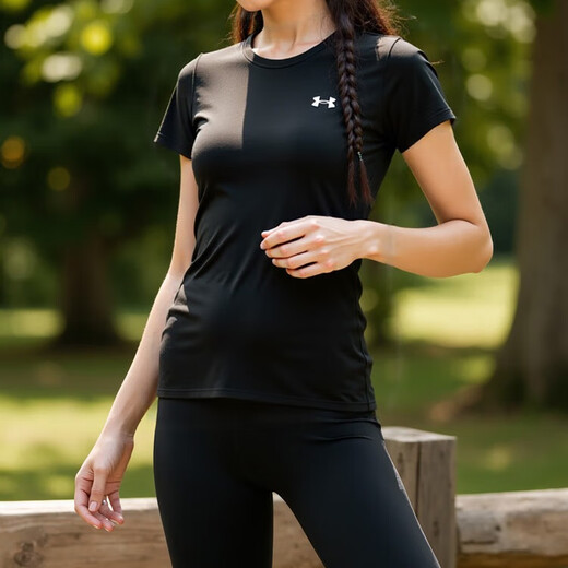 Under Armor official women's short-sleeved 2025 summer new half-sleeved casual tops fitness training yoga Pilates T-shirt black dry and breathable/recommended to go up one size S (160/80A)