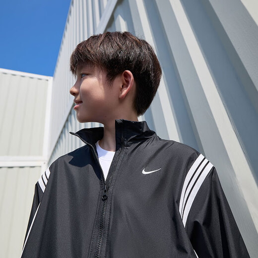 Nike Big Children's Loose Water-Repellent Basketball Jacket for Boys and Girls Lightweight Woven Sports Jacket NIKE FZ5233 010 Black/White 160 XL