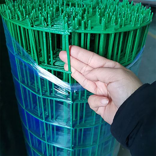 Barbed wire fence protective net breeding net Dutch net cattle fence isolation net chicken duck goose iron mesh plastic coated fence 2.0 meters high + 6 cm holes (30 meters / roll) 3.0mm thick circle corn vegetables