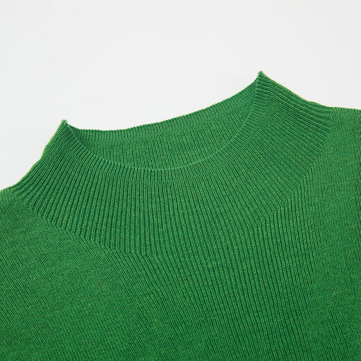 Printemps Nouveau 2025 Pullage à cou de cou rond à la mode pour la chemise de base en tricot du corps mince des femmes