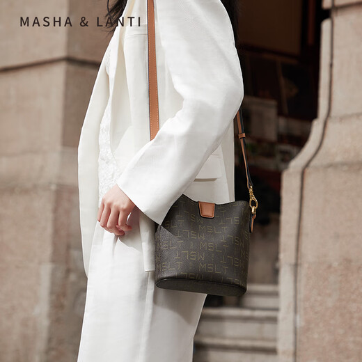 马莎兰缇（MashaLanti）水桶包包女式2025新款通勤斜挎包复古单肩包妈妈包潮 啡配茶【礼贈甄选-实用高级感】
