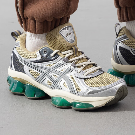 ASICS亚瑟士KIKO KOSTADINOV联名GEL-QUANTUM KINETIC情侣复古休闲鞋 米黄色/银色-1203A270-252 43.5 偏小,请买大半码