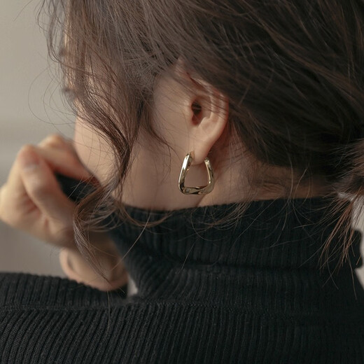 Yinyu retro gold pigmented hoop earrings, irregular minimalist metal high-end earrings, temperament earrings, gold earrings for women, gold earrings