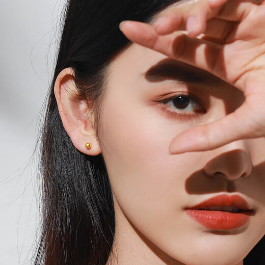 Old temple small golden bean earrings for women, ins style, simple temperament, the same style of gold earrings, light luxury and high-end, gift for girlfriend Jingsuda Doudou earrings