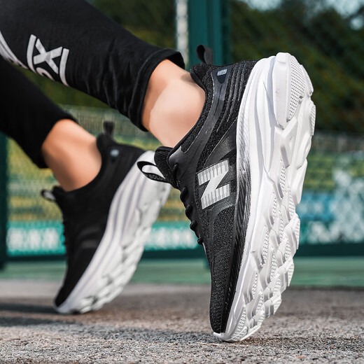 New Balance's same men's shoes, breathable sports shoes, summer new style, flying mesh, lightweight and breathable running shoes, women's shoes, New Balance 698 black and white 43