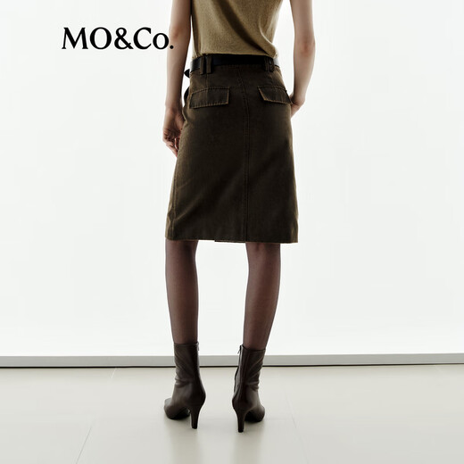 MO / CO. [Série Noir] Jupe 2025 Automne Nouveau produit Velvet fumé rétro avec courroie MBE3SKT023 BRORN S