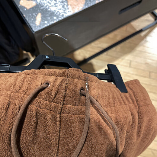 Nike (Nike) Pantalones oficiales Pantalones para mujeres Otoño e invierno Nuevos pantalones deportivos al aire libre más al tercio