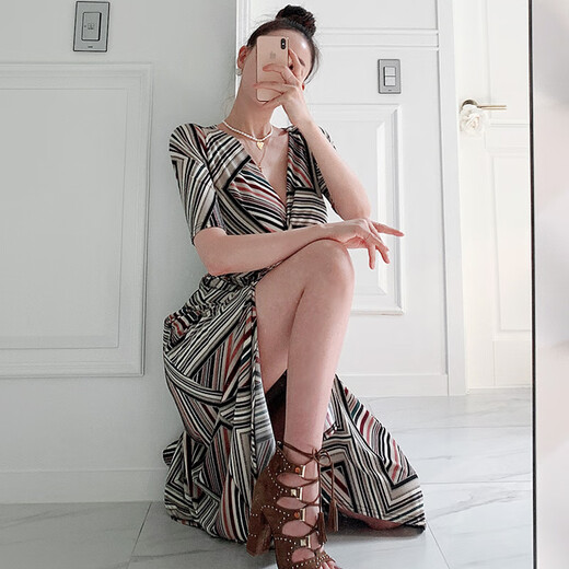 
Poresno wrap skirt one-piece dress Celebrity same long skirt makes you look slim and sexy, V-neck waist-closing slit print 3291 M All size