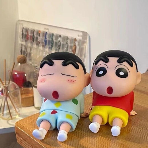 Wei Ci Internet celebrity anime Crayon Shin-Chan cartoon lazy mobile phone holder desktop decoration trendy gift model doll creative Xiaoxin blue legs can be adjusted and lengthened 1 upgraded version legs can be adjusted and lengthened