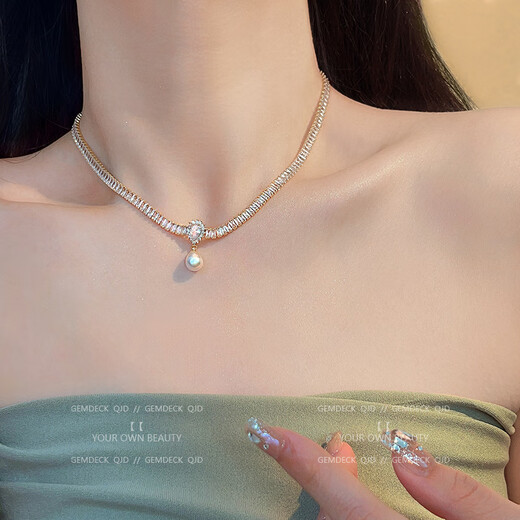 Baroque Pearl Pendant French Hepburn Style Pearl Necklace Women Light Luxury Niche Baroque Water Hepburn Style Pearl Necklace