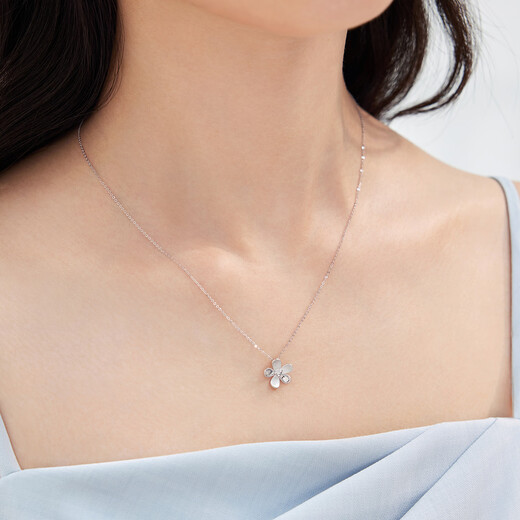 Lukfook Jewelry Platinum Necklace Emotional Platinum 950 Clavicle Chain Gift for Women Price Approximately 3.00g