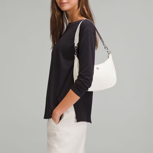 lululemonadableable3l Logo Reißverschluss Öffnung und Schließung recycelter Nylon-Hand-Cross-Body