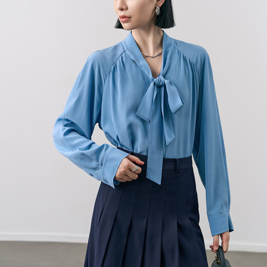 Yanyu silk blue shirt women's tops 2025 autumn mulberry silk versatile V-neck long-sleeved shirt blue M