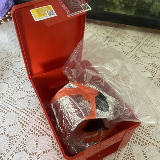 Maiduoduo (MDD) respiratory escape mask, filter gas mask, hotel shopping mall, hotel, school, warehouse, factory anti-smoke 3C mask, hotel rental mask*1+flashlight*1