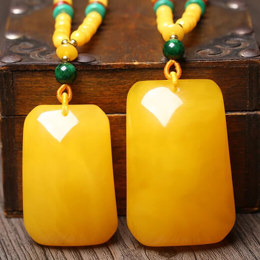 DL 1998 Fat Donglai same style beeswax Wushi brand pendant natural amber chicken oil xanthan ore old yellow water drop for men and women bead chain model Dafang brand 50g