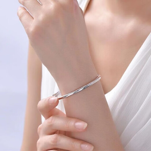 Hong Kong genuine Pt950 platinum bracelet for women 18k gold glossy solid bracelet fashion moissanite bracelet gift 28.8g platinum elegant glossy push-pull bracelet
