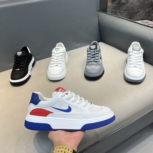 Hong Kong Counter Compras de compra Fashion Versátiles de moda Sports zapatos deportivos gruesos zapatos casuales de hombres cómodos y transpirables zapatos para hombres blancos y negros 88-759 Seleccione el tamaño de los zapatos deportivos para tomar una capa de una sola capa 38 de tamaño pequeño 38