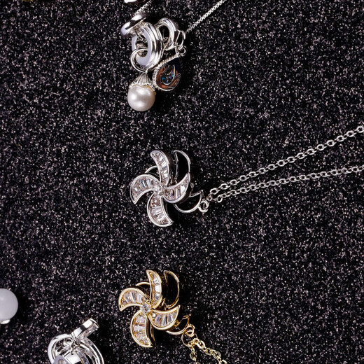 
Necklaces are simple and light luxury spring and summer fashion sense zircon necklace decoration girlfriend best friend gifts are sold FFC1049BR1