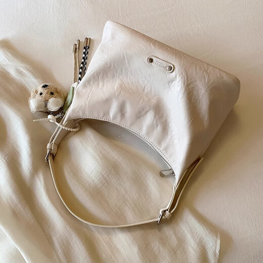 
Nanfeng Chio2nd cream puppy tote bag women's bag portable ladies one-shoulder armpit bag commuting big bag crossbody bag moonlight white [send puppy pendant]