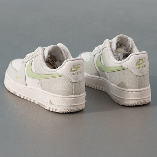 耐克（NIKE）休闲鞋女 25夏季新款AIR FORCE1潮流时尚小白鞋学生活动低帮板鞋 IB3881-001/白色/淡绿 37.5