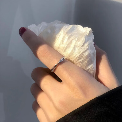 Mansheng S999 sterling silver Möbius ring ring for women niche design high-end ring couple 2026 new trend S999 silver Möbius ring