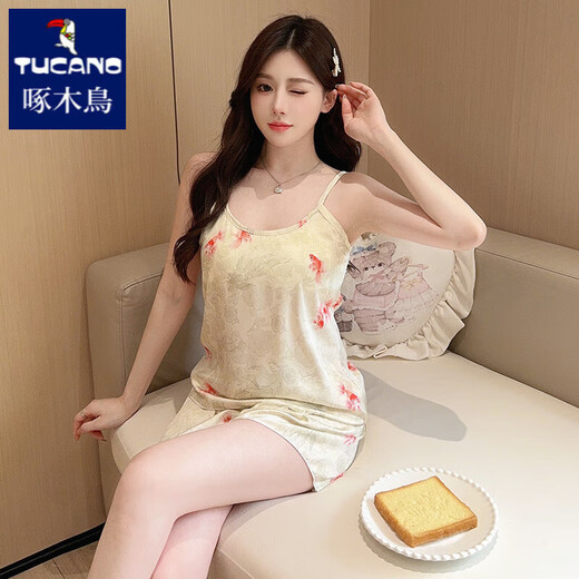 Pic de poitrine d'été pyjamas pour femmes 2025 Nouvelle glace de soie cool shorts à suspension chinois costume de style chinois vêtements b682-1 pâte de haricot amour avec poitrine m