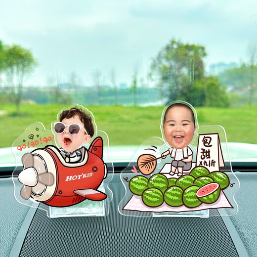 Photo personnalisée des ornements de tremblements de tête sur la voiture avec une voiture solaire en acrylique couple couple trois secoue fruit célibataire 738 cellules solaires doubles usage
