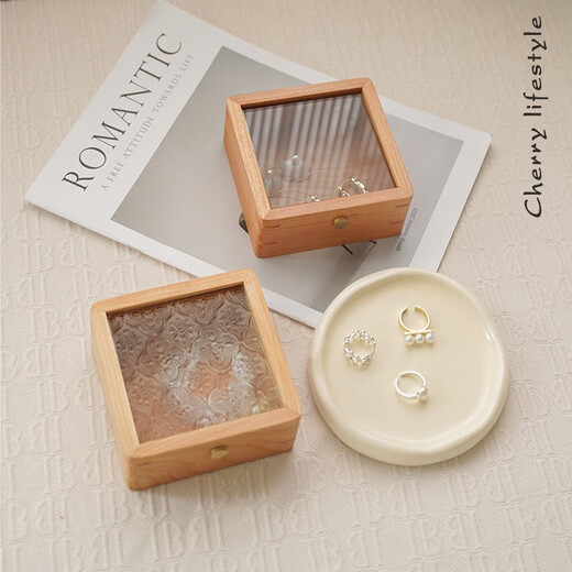 Cherry wood jewelry storage box jewelry box small glass lid jewelry box necklace bracelet exquisite medal solid wood box Jasmine-green lining cloth transparent glass North American cherry