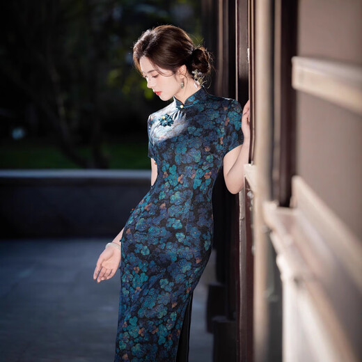 
Zhewei's young original acetic acid satin retro cheongsam old Shanghai 2025 spring new Chinese daily cheongsam women 9276 L