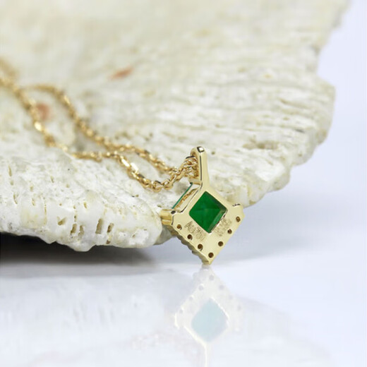 COASZE 18K gold emerald princess-shaped small pendant, diamond clavicle necklace, Chinese Valentine's Day gift for girlfriend, emerald necklace, 23-point pendant + K gold 18-inch adjustable O-shaped chain