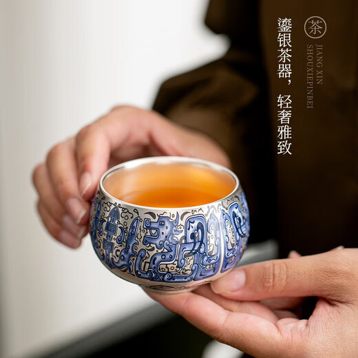 Shiyanling high-end dragon pattern gilt silver teapot tea set one pot two cups Kung Fu tea set for home use as a souvenir for elder leaders Dragon pattern silver gilt Han Dynasty tile teapot set 3 pieces gift box