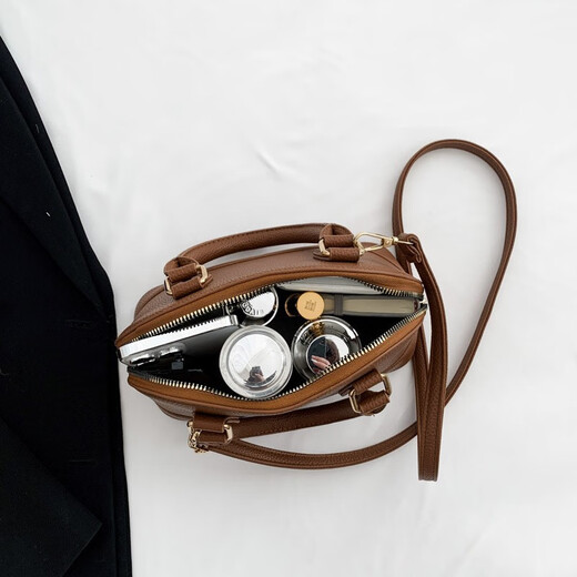 Espantapájaros bolso pequeño para mujer 2025 nueva moda retro bolso de concha portátil simple casual bolso cruzado de un solo hombro para mujer novia esposa madre regalo de la madre blanquecino