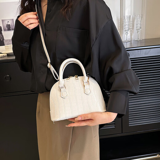 Sac à main en pierre pour les femmes 2025 Nouveau sac de coquille polyvalent rétro de haute qualité sac à bandoulière à une épaule blanc