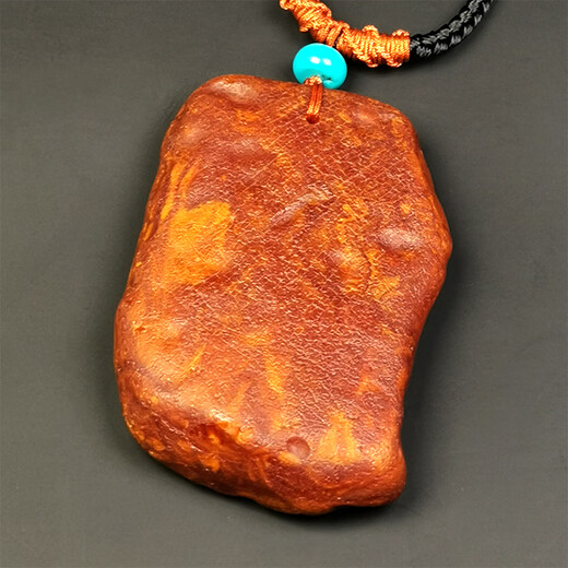 Hupai, one thing, one picture, one certificate, natural beeswax pendant, leather raw stone pendant, full leather Russian material, raw ore, no cracks, pendant 30.26g 66*42*13mm